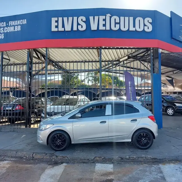 Carro Chevrolet Onix 2017 1.0 Joy SPE/4