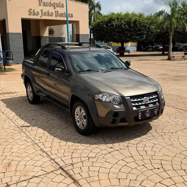 Carro Fiat Strada 2012 Adventure 1.8 16V Dualogic (Flex) (Cabine Dupla)