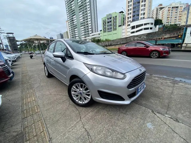 Carro Ford Fiesta Hatch 2014 1.5 (Flex)