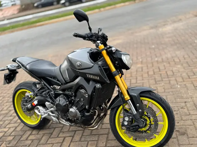 Carro Yamaha MT-09  2017 ABS
