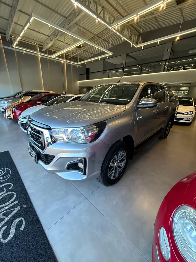 Carro Toyota Hilux Cabine Dupla 2019 Hilux 2.8 TDI SRV CD 4x4 (Aut)