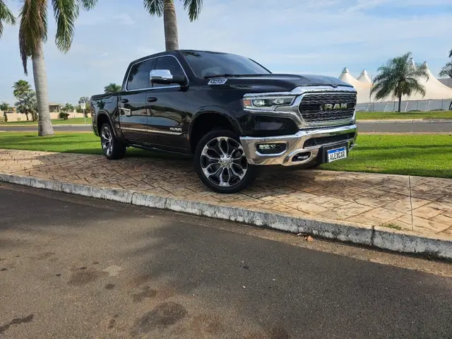 Carro RAM 1500 2023 Limited 5.7