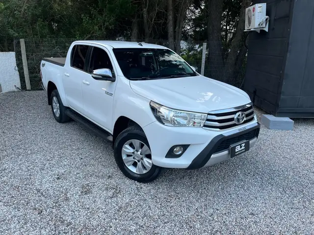 Carro Toyota Hilux Cabine Dupla 2017 Hilux 2.8 TDI SRV CD 4x4 (Aut)