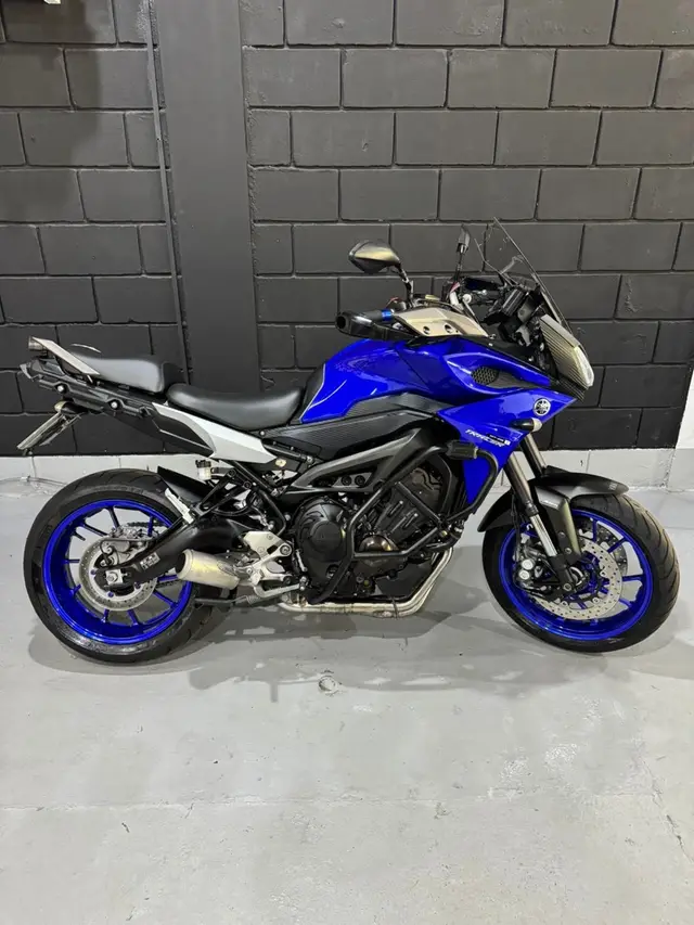 Carro Yamaha MT-09  2018 Tracer