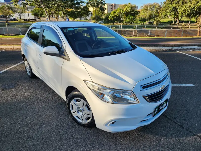 Chevrolet Onix 1.0 LT SPE/4