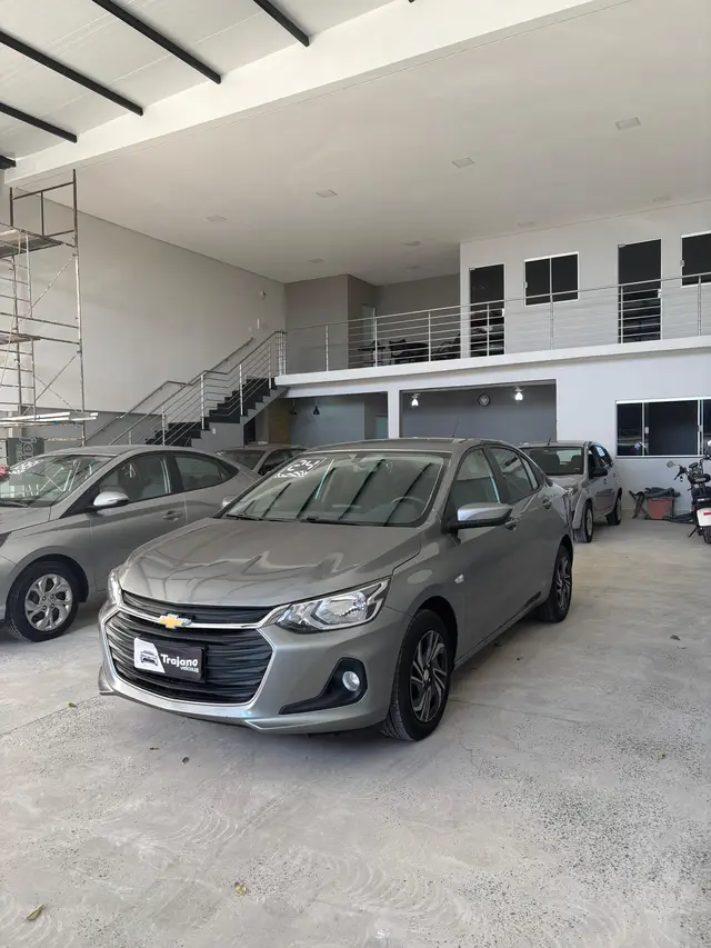 Carro Chevrolet Onix Plus 2024 LT 1.0