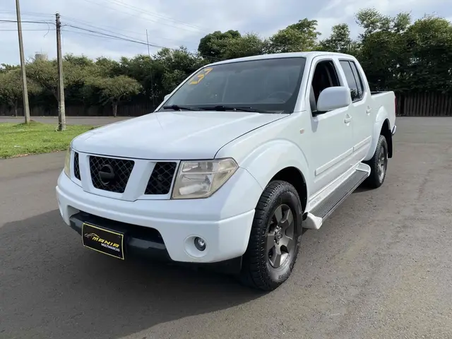 Carro Nissan Frontier 2013 XE 4x4 2.5 16V (cab. dupla)