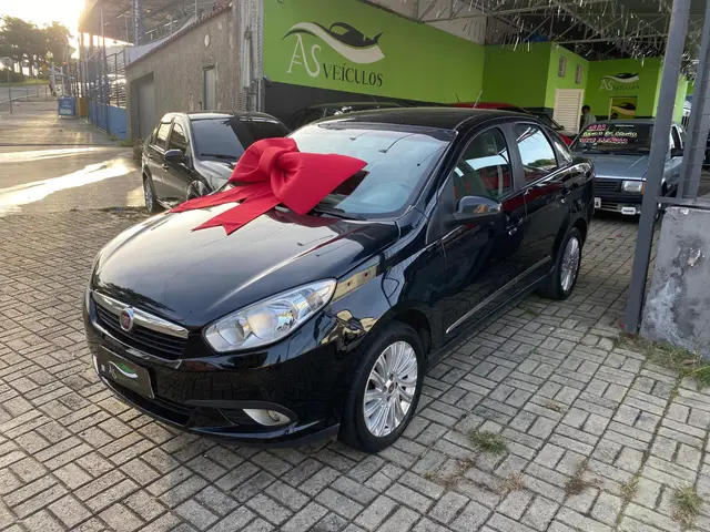 Carro Fiat Grand Siena 2016 Essence 1.6 16V (Flex)