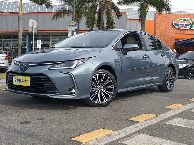Carro Toyota Corolla 2021 Altis Premium Hybrid 1.8