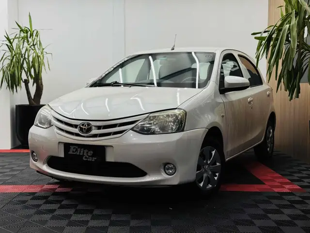 Carro Toyota Etios 2016 X 1.3 (Flex)