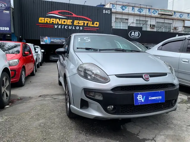 Carro Fiat Punto 2015 BlackMotion 1.8 16V Dualogic (Flex)