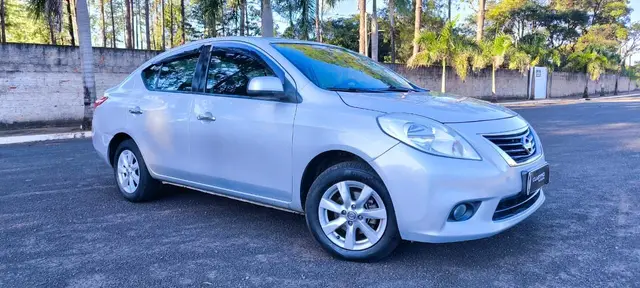 Carro Nissan Versa 2013 1.6 16V SL (Flex)