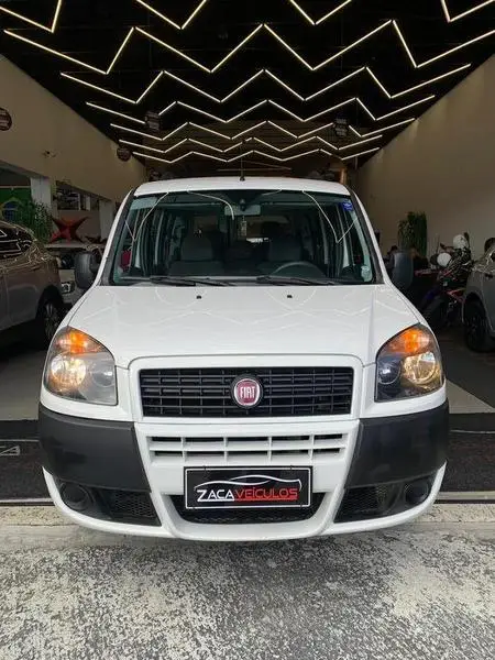Carro Fiat Doblò 2021 Essence 1.8 16V (Flex)