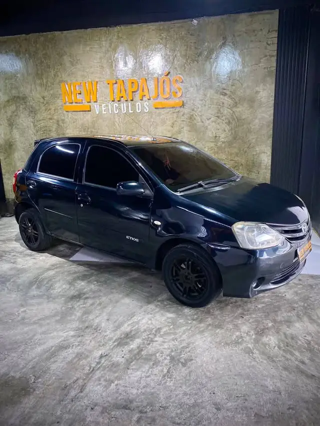 Carro Toyota Etios 2013 X 1.3 (Flex)