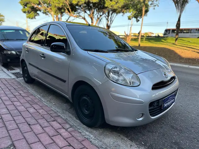 Carro Nissan March 2012 1.0 16V S (Flex)