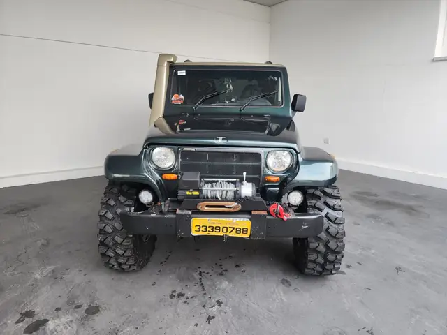 Carro Troller RF Sport 2001 4x4 2.0 MI (teto rígido)