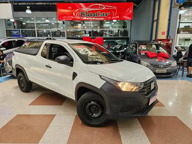 Carro Fiat Strada 2023 Endurance 1.4 Cabine Plus (Flex)
