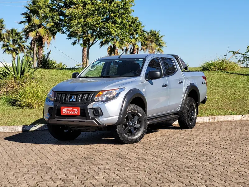 Mitsubishi GLX 2.4 4x4 Diesel
