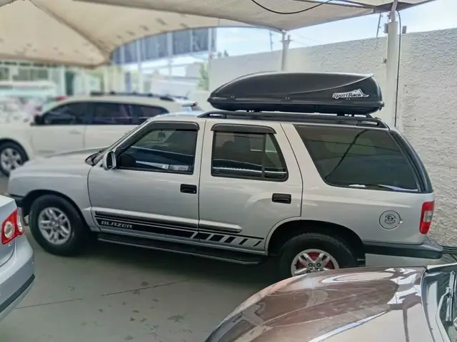 Carro Chevrolet Blazer 2001 STD 4x2 2.4 MPFi