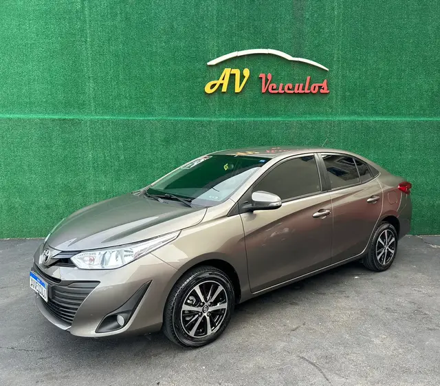 Carro Toyota Yaris Sedan 2019 1.5 XL Plus Tech CVT (Flex)
