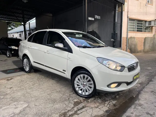 Carro Fiat Grand Siena 2015 ESSEN.SUBLIME Dual. 1.6 Flex