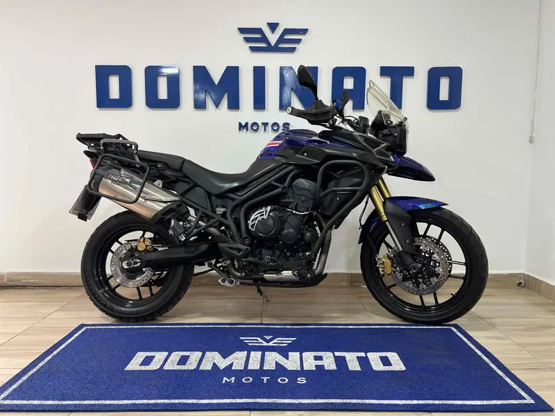 Triumph 800 XR