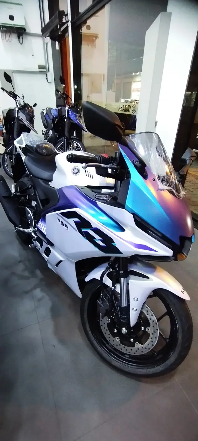 Carro Yamaha YZF R3 2025 ABS
