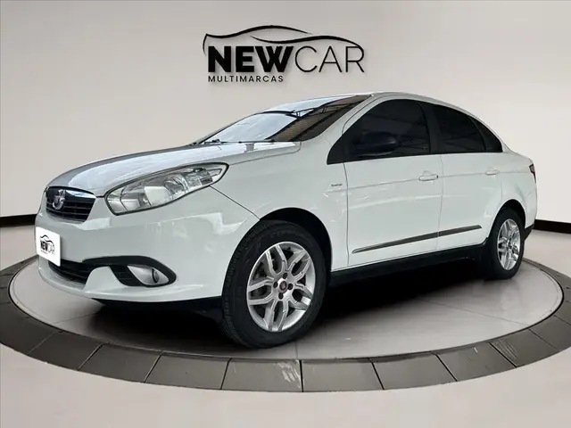 Carro Fiat Grand Siena 2015 Essence 1.6 16V Dualogic (Flex)