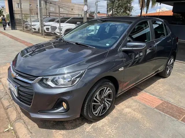 Carro Chevrolet Onix 2024 LT 1.0