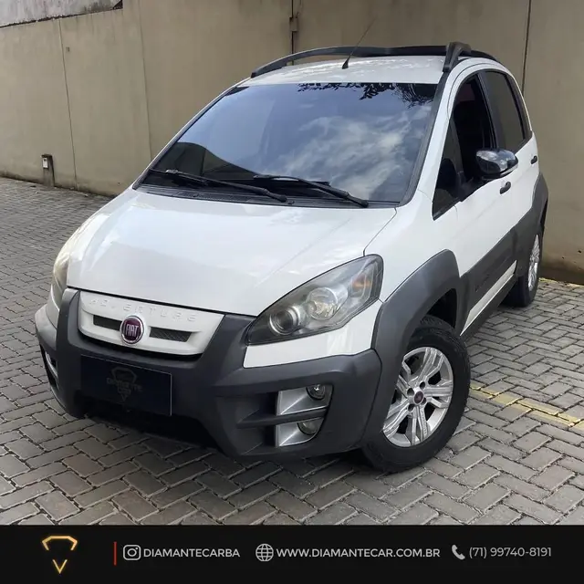 Carro Fiat Idea 2015 Adventure 1.8 16V E.TorQ (Flex)