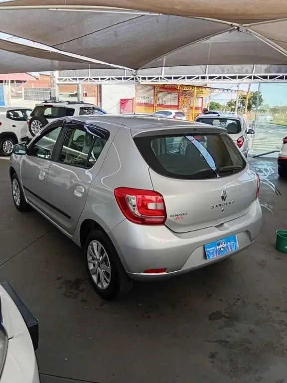 Renault Sandero Expression 1.0 16V (Flex)
