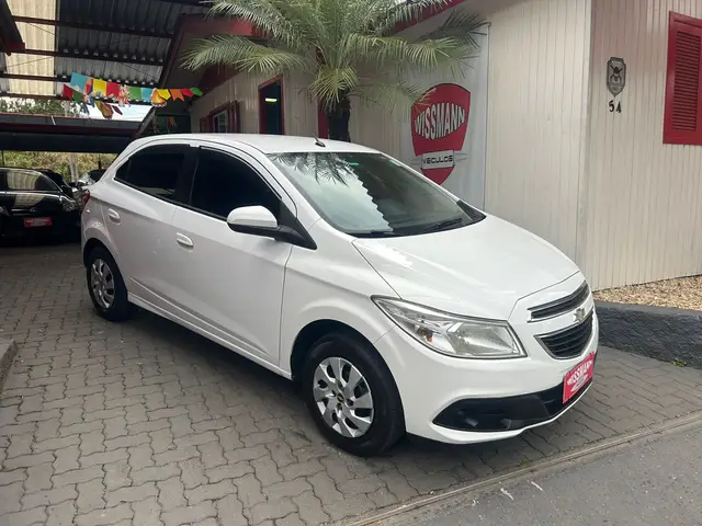 Carro Chevrolet Onix 2014 1.0 LT SPE/4