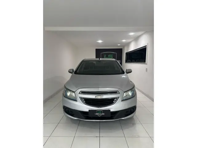 Carro Chevrolet Prisma 2014 1.4 LT SPE/4