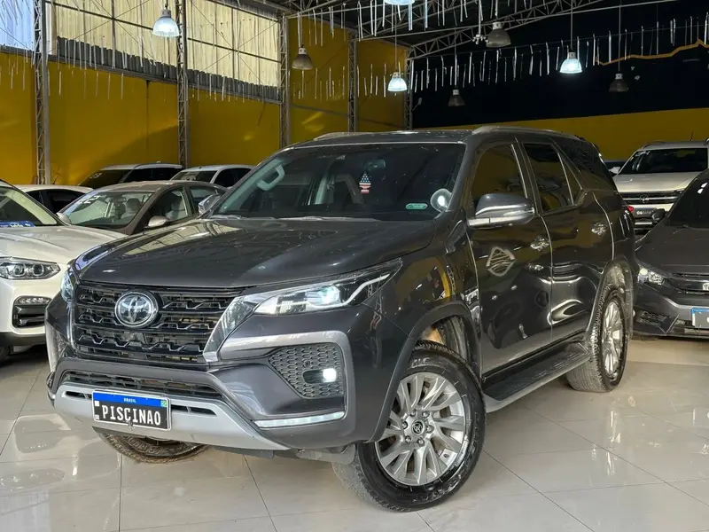 Toyota SW4 SRX 2.8 turbodiesel 7L 4x4 (Aut)
