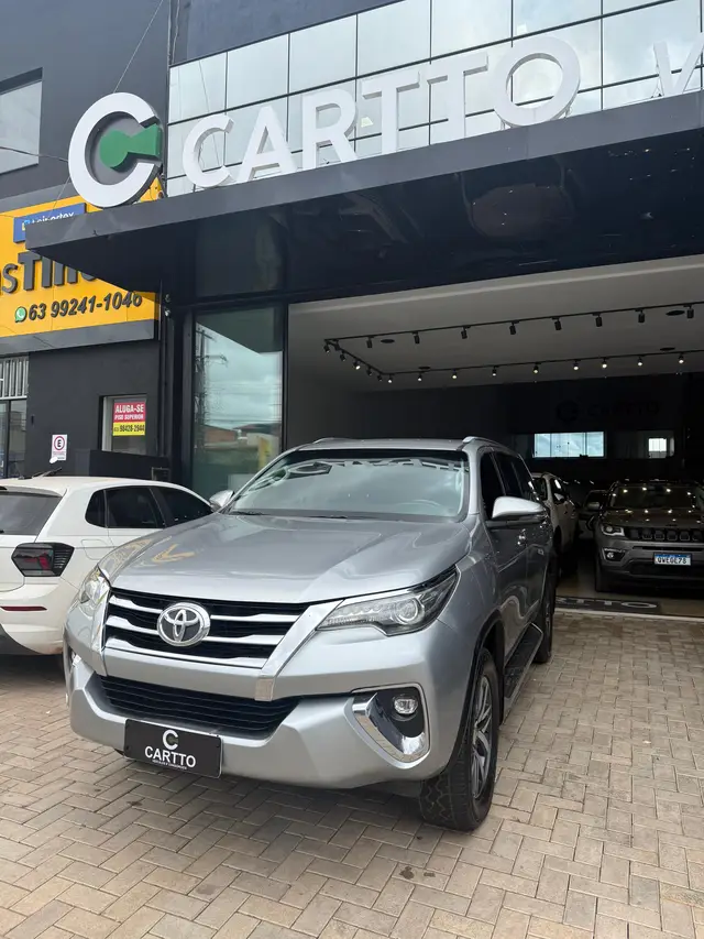 Carro Toyota SW4 2019 2.8 TDI SRX 5L 4x4 (Aut)