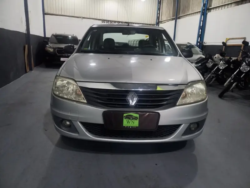 Renault Logan Expression 1.0 16V (flex)