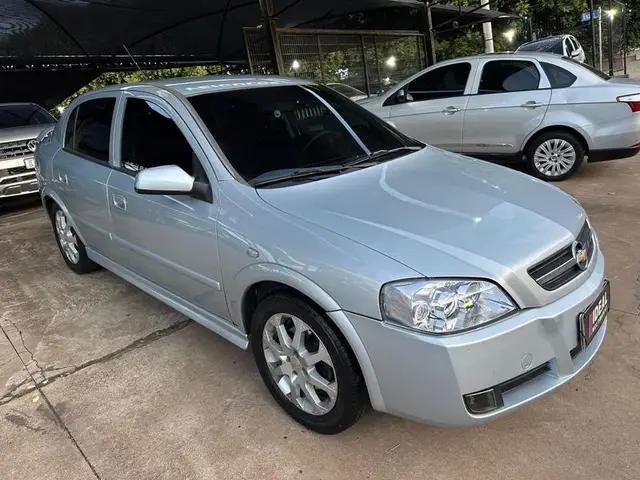 Carro Chevrolet Astra Hatch 2011 Advantage 2.0 (Flex)
