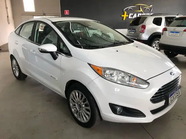 Carro Ford New Fiesta Sedan 2015 1.6 Titanium PowerShift (Flex)
