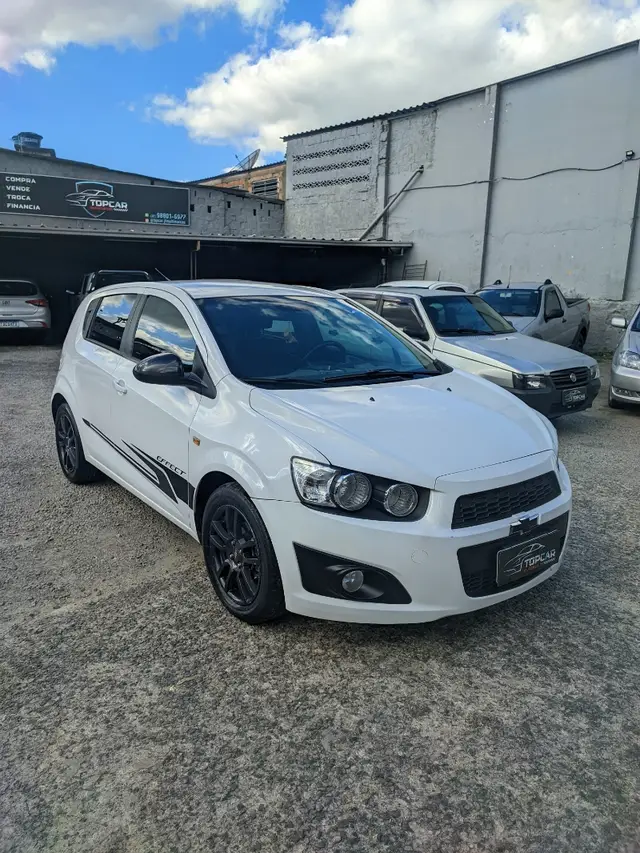 Carro Chevrolet Sonic 2014 Hatch Effect 1.6 (Aut)