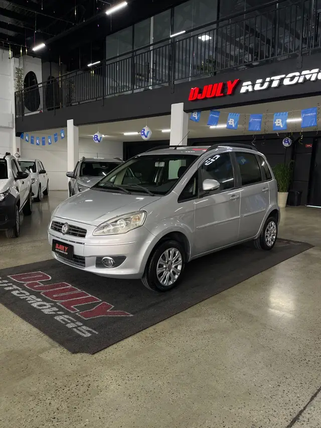Carro Fiat Idea 2013 Attractive 1.4 8V (Flex)