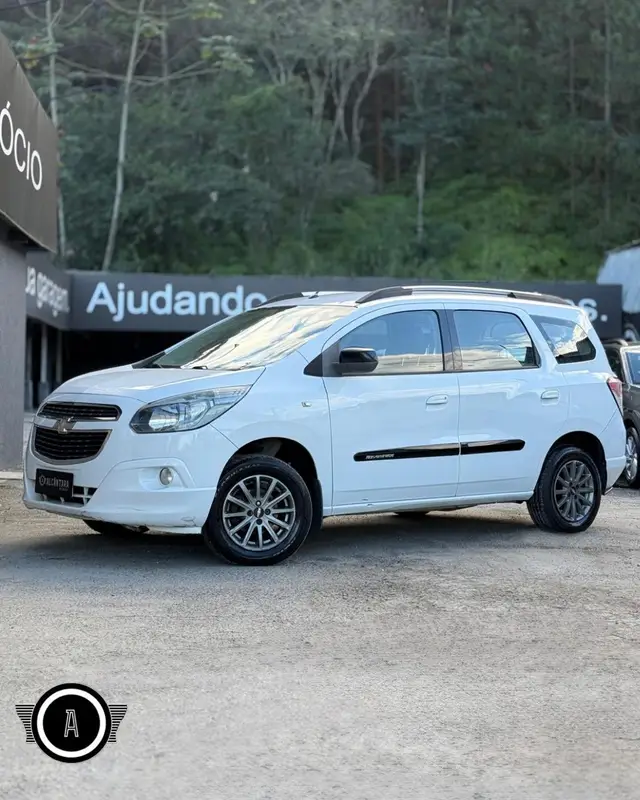 Carro Chevrolet Spin 2014 LT 5S 1.8 (Flex)