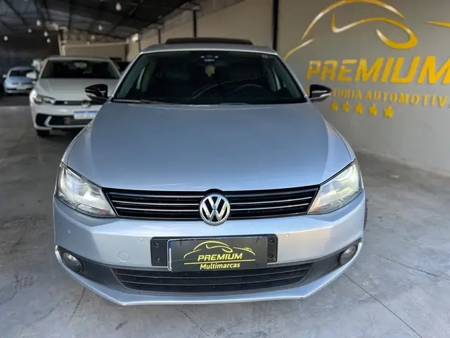 Carro Volkswagen Jetta 2012 2.0 Comfortline Tiptronic (Flex)