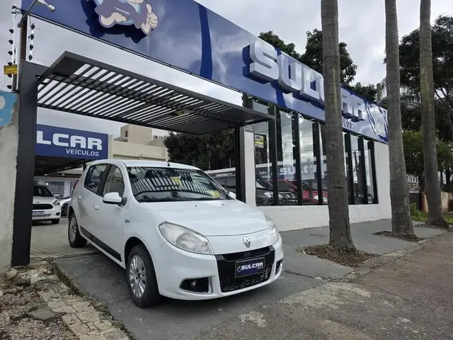 Carro Renault Sandero 2013 Privilège 1.6 8V Hi-Torque (flex)
