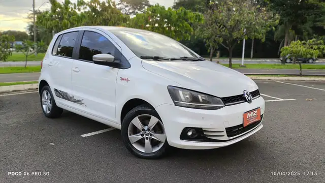 Carro Volkswagen Fox 2016 1.6 MSI Rock in Rio (Flex)