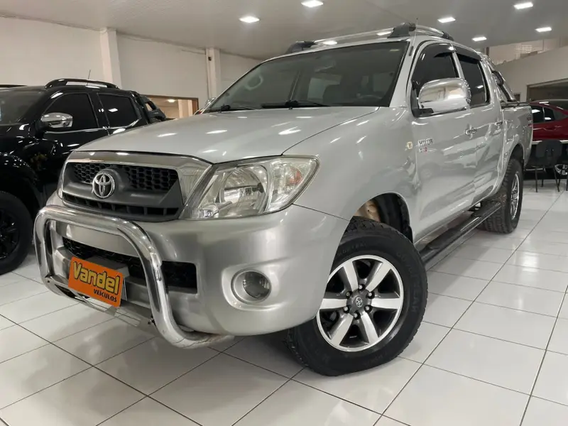 Toyota Hilux STD 4x4 2.5 (cab. dupla)
