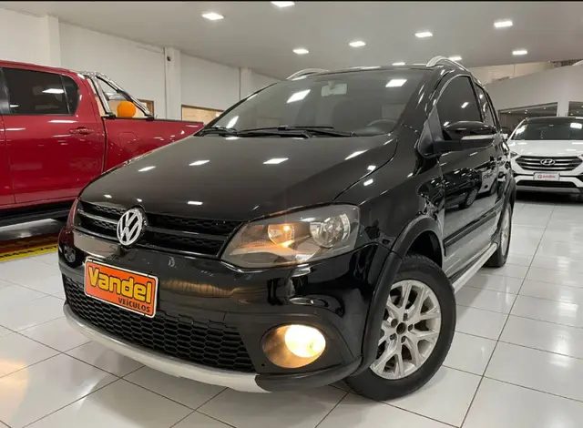 Carro Volkswagen CrossFox 2013 I-Motion 1.6 VHT (Flex)