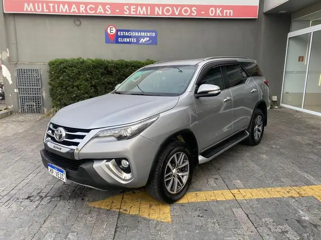 Carro Toyota Hilux Cabine Dupla 2017 Hilux 2.7 SR CD 4x2 (Flex) (Aut)