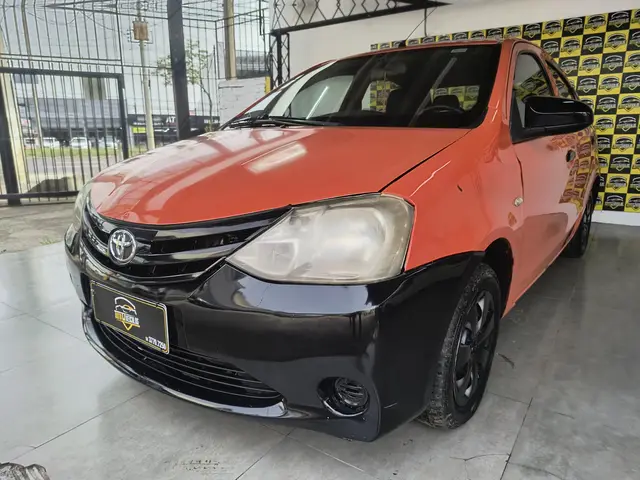 Carro Toyota Etios Sedan 2016 XS 1.5 (Flex)