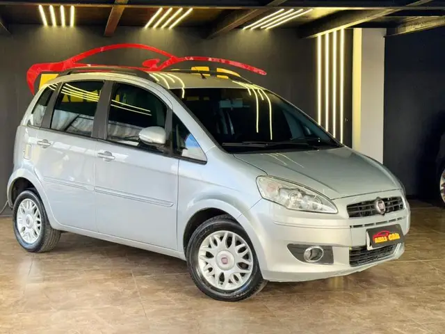 Carro Fiat Idea 2013 Attractive 1.4 8V (Flex)
