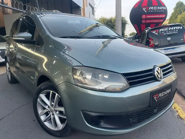 Carro Volkswagen Fox 2011 1.0 8V (Flex) 2p